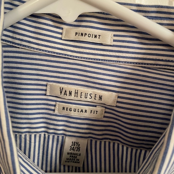 Van Huesen mens long sleeved shirt. - Picture 3 of 3